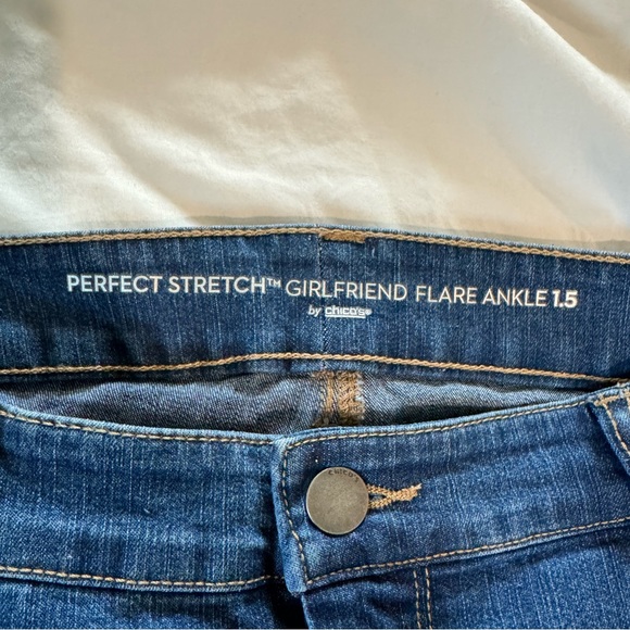 Chico’s Girlfriend Fringed Ankle Flare Jeans size 10 - Picture 3 of 3